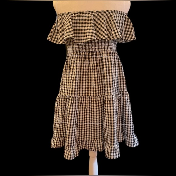 NEW ASOS DESIGN Bandaeau Tiered Mini Sundress in Mono Gingham. Size 4 - Picture 8 of 16